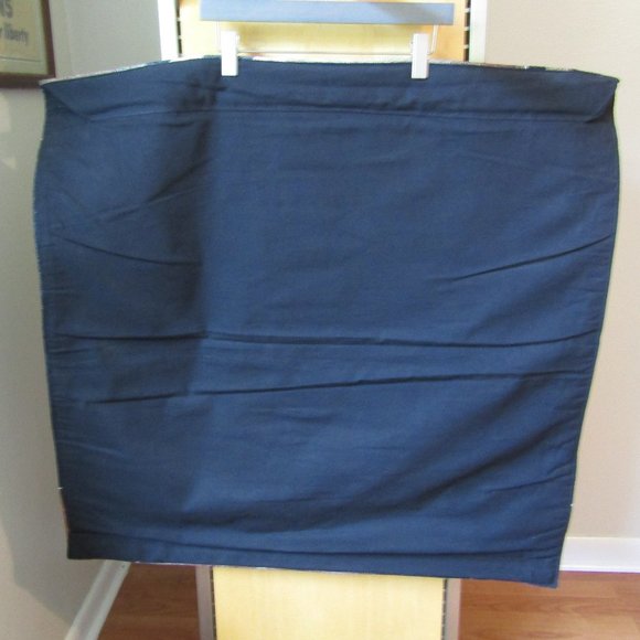 Summer Bloom by Don Li-Leger Tapestry Wall Hanging - Picture 3 of 4